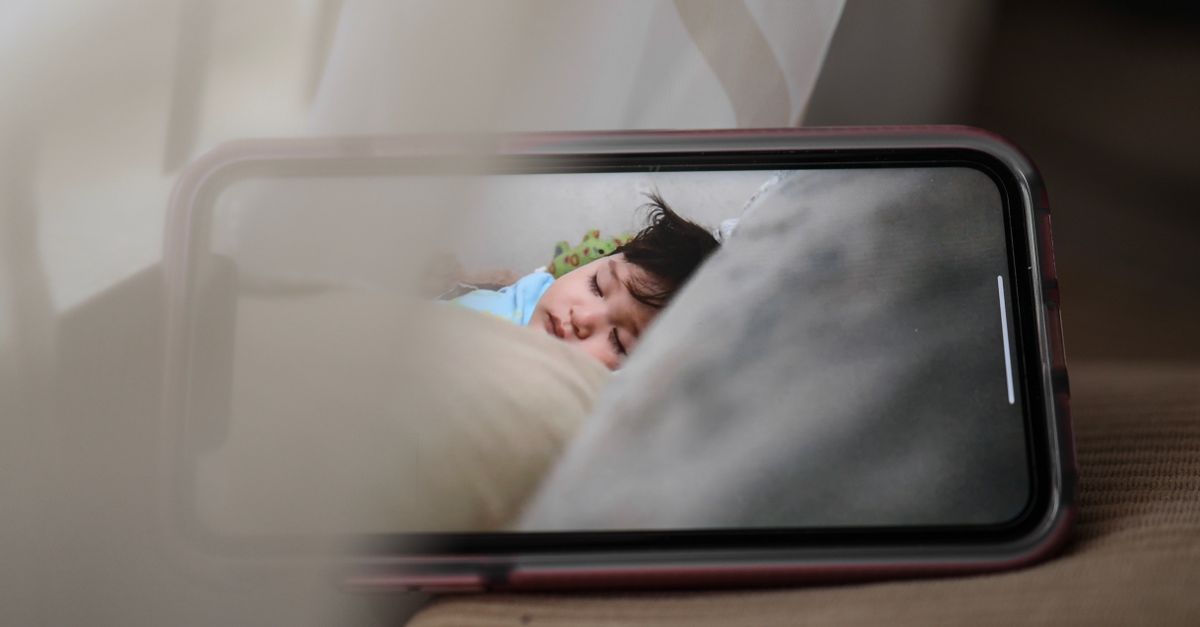 كيف تؤثر ساعات النوم الكافية على النمو البدني والعقلي لطفلك؟