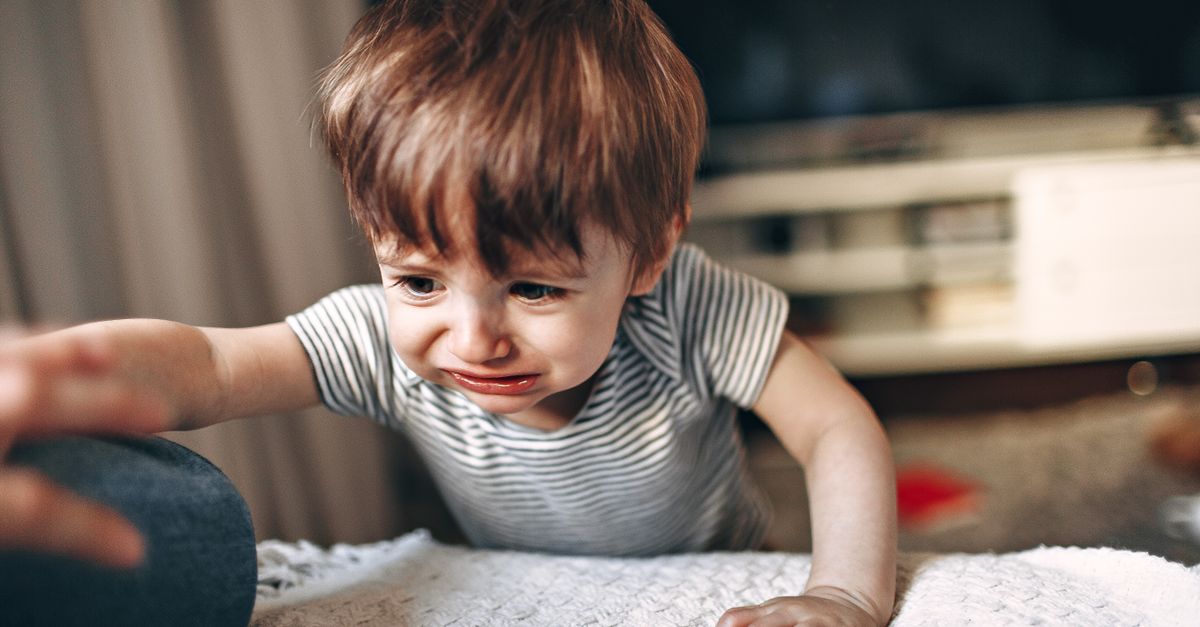 كيف تتعاملين مع نوبات الغضب لدى طفلك في الأماكن العامة؟
